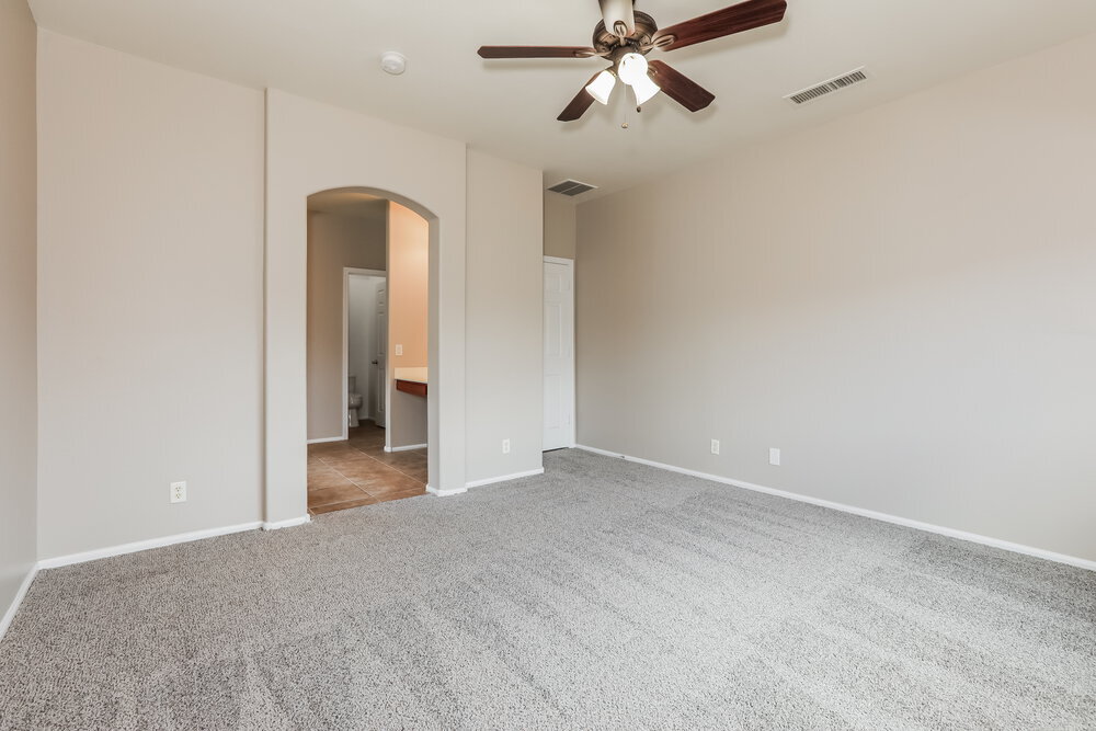 Building Photo - 735 W Fruit Tree Ln