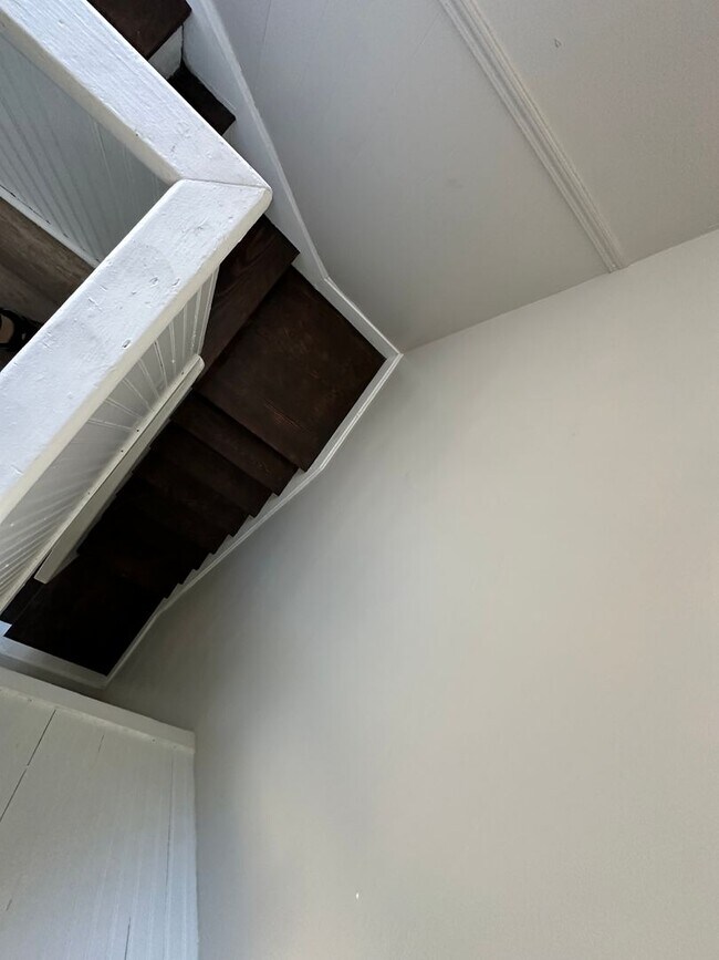 Building Photo - Beautiful Lower Unit in Duplex on Marcum Park Downtown!!!!