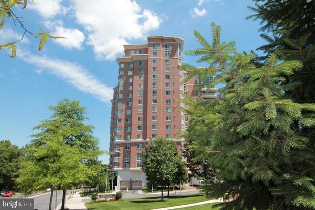 Building Photo - 3101 N Hampton Dr