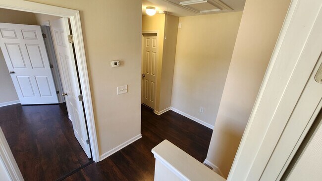 Building Photo - Walking distance to Downtown Sugar Hill!