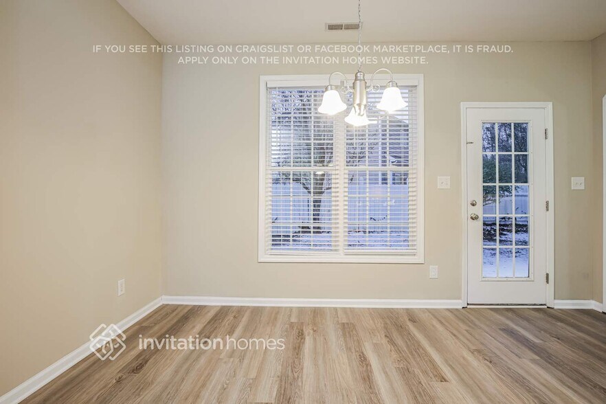 Building Photo - 7807 Green Mill Dr