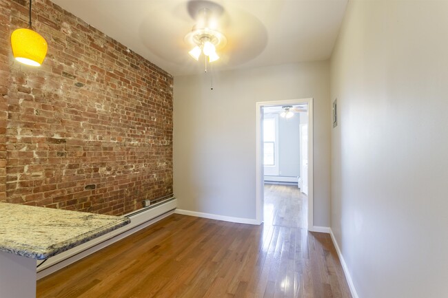 Building Photo - 145 Brunswick St