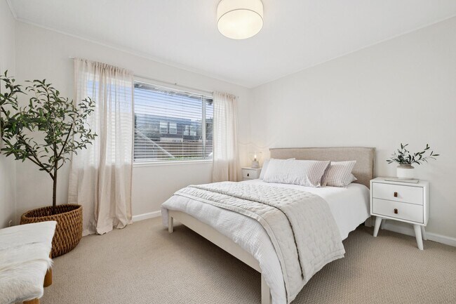 Building Photo - Pixley