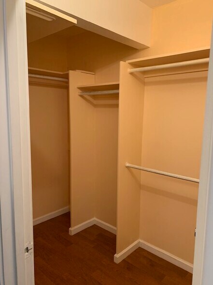 Building Photo - 320 Via Casitas