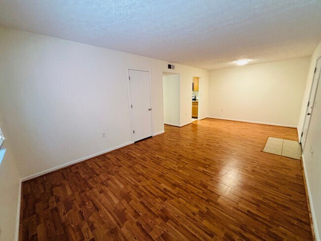 Building Photo - 1011 Grove Ave