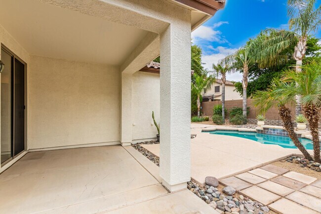 Building Photo - 3443 E Riopelle Ave