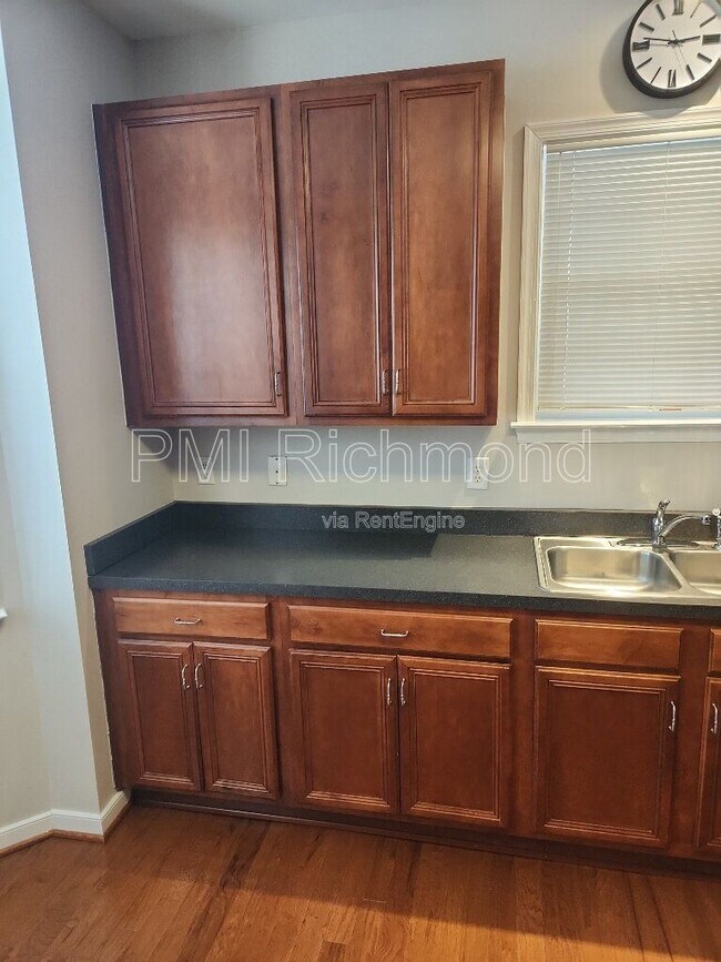 Building Photo - 1252 Providence Knoll Dr