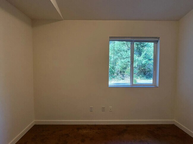 Building Photo - 658 Fox Dr