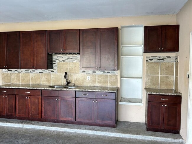 Building Photo - 7626 Pheasant Run