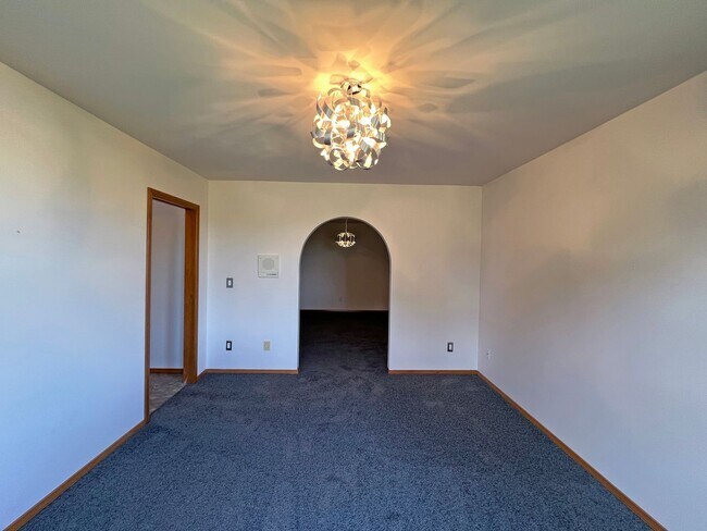 Building Photo - Stunning 4 Bedroom 2.5 Bath with Peek-a-Boo View of Puget Sound