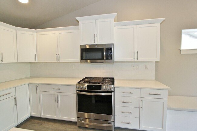 Building Photo - 10510 W Daylily Ave
