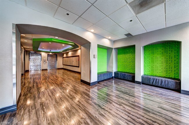Building Photo - 1170 Galapago St