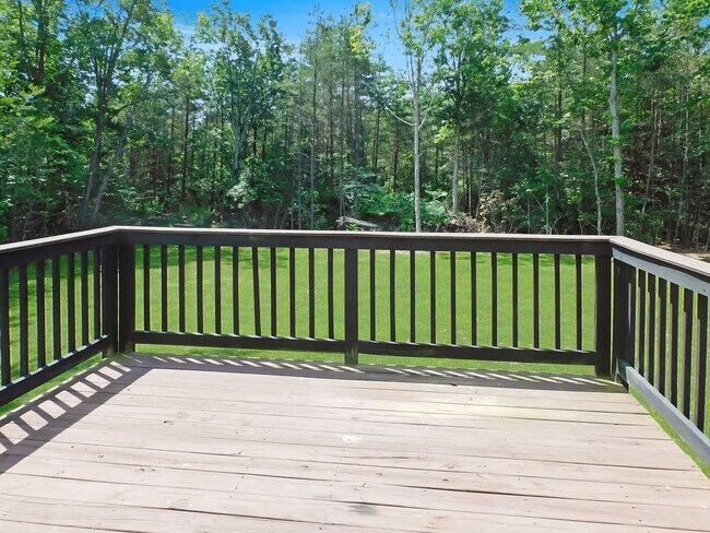 Building Photo - 46165 Kayak Ct