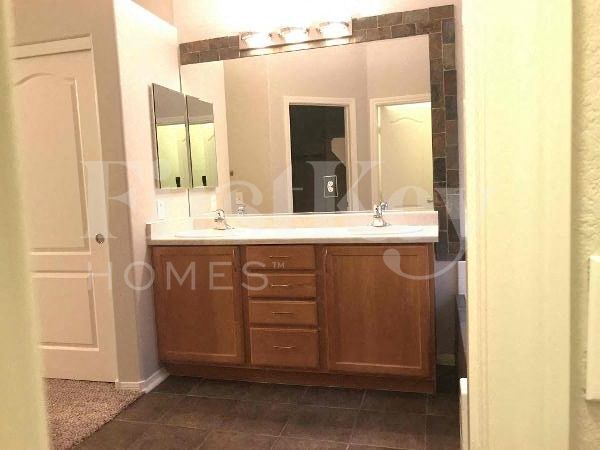 Building Photo - 10828 Avenzano St