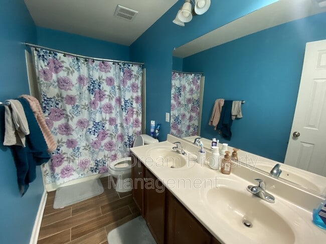 Building Photo - 11212 Katerina Dr S