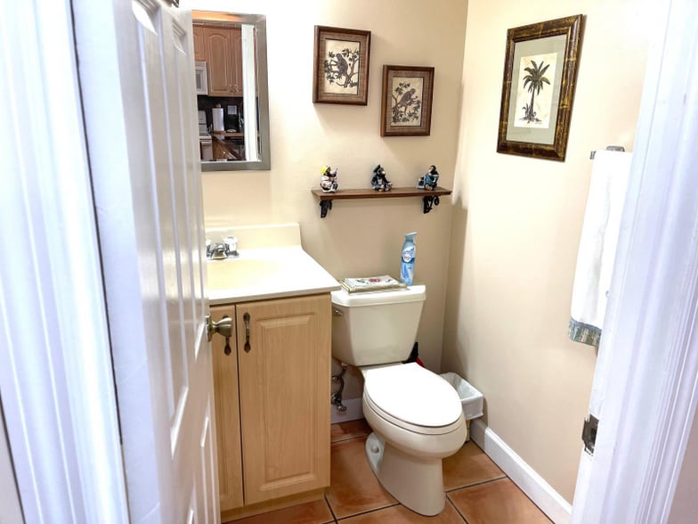 Building Photo - 3725 S Ocean Dr