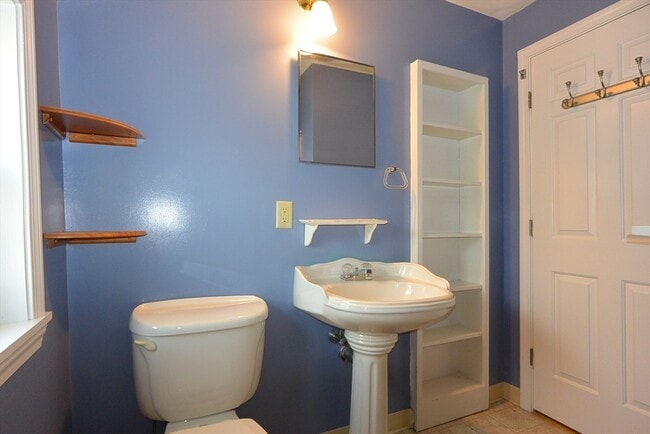 Building Photo - 152 Green St