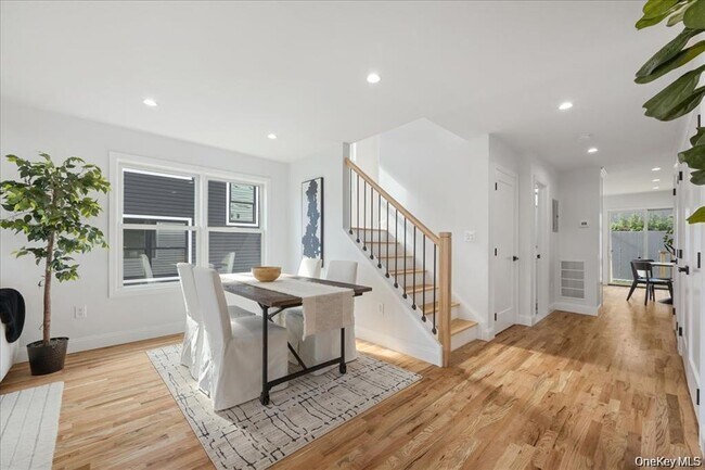 Building Photo - 97 Thurton Pl