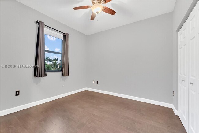 Building Photo - 3401 SE 5th St