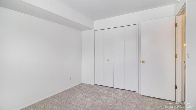 Building Photo - 2235 S Huron Pkwy