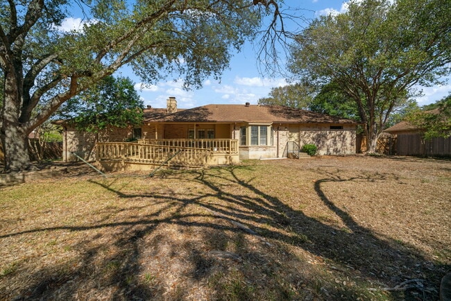 Building Photo - 2318 Park Cir