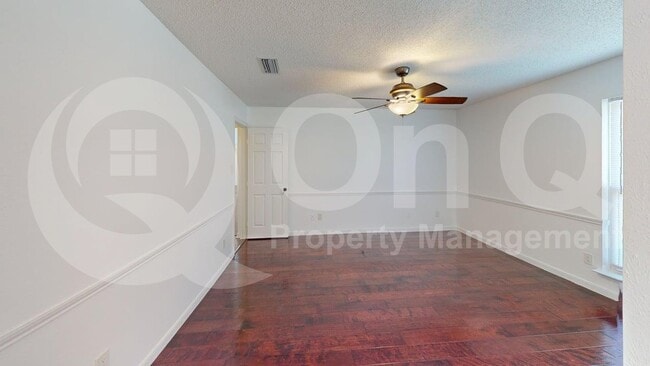 Building Photo - 217 Creekside Ln