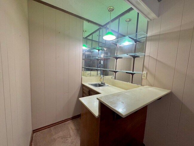 Building Photo - FER25