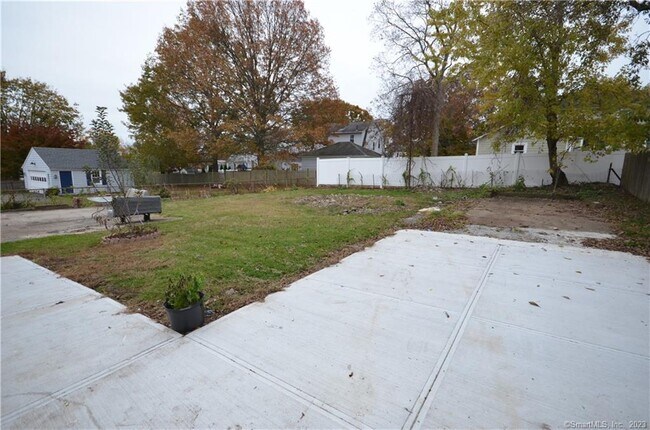 Building Photo - 147 Freeman Ave