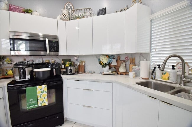 Building Photo - 24980 SW 127th Ct