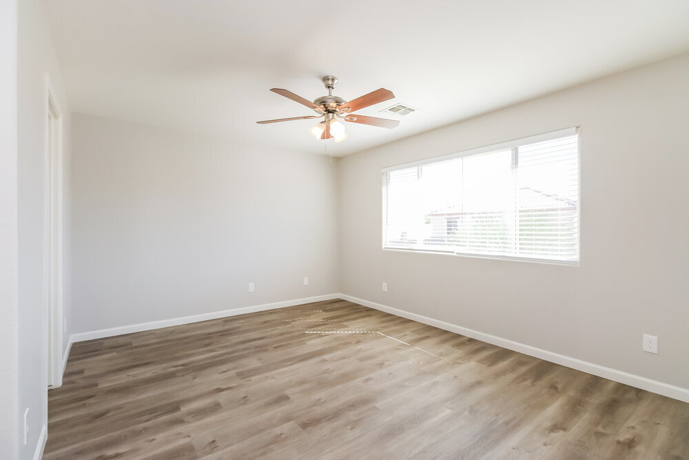 Building Photo - 11559 W Buchanan St