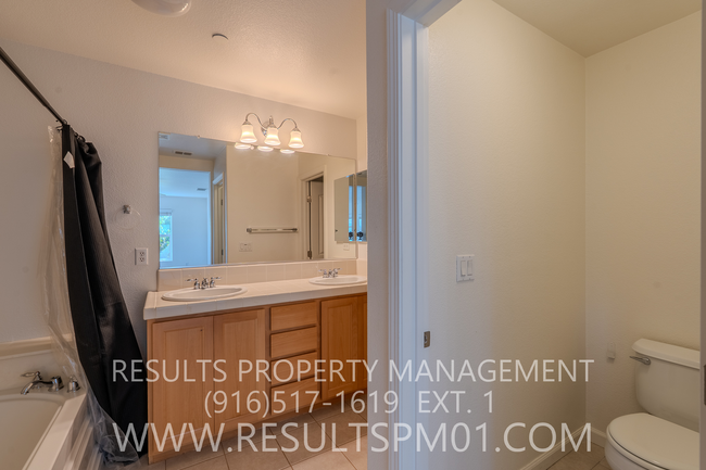 Building Photo - Spacious and Beautiful Folsom 4 Bedroom To...