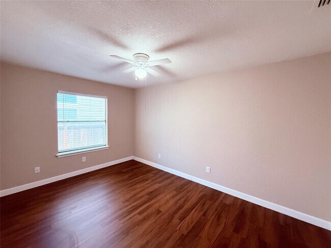 Building Photo - 12314 Thompkins Dr