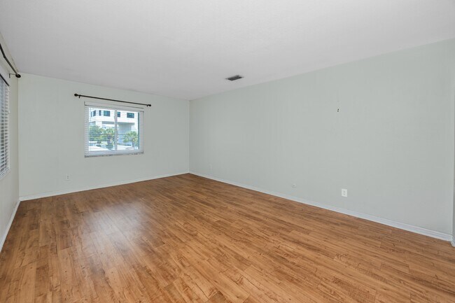 Building Photo - 4340 37th St S