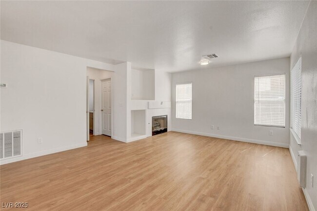 Building Photo - 1441 Iron Springs Dr