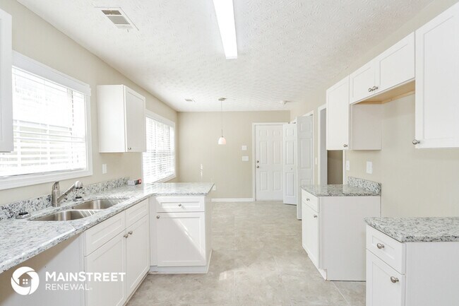 Building Photo - 308 Chase Marion Way