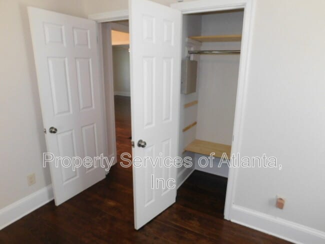 Building Photo - 482 Hyde Dr NE