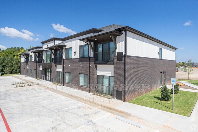 Building Photo - 1677 Midtown Pl