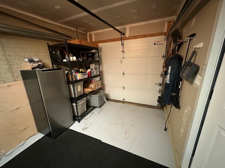 Building Photo - 921 Rolfe Pl