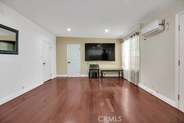 Building Photo - 5719 Beckford Ave