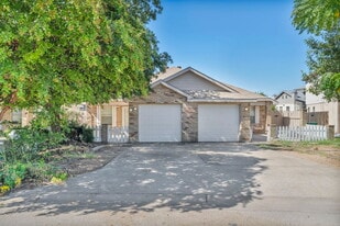 Building Photo - 710 Claremont Pky
