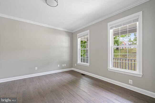 Building Photo - 1525 Walters Ln