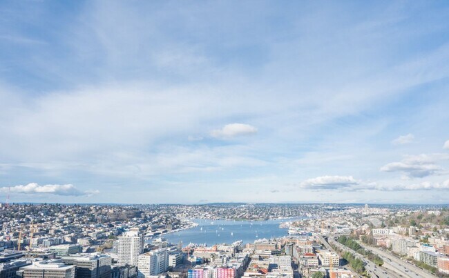 Building Photo - 2Bd/2Ba Seattle Condo