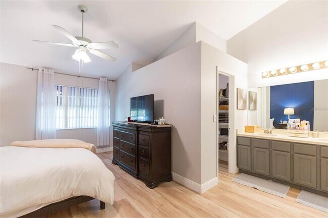 Building Photo - 14123 Trouville Dr