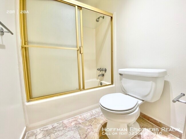 Building Photo - 415 S New Hampshire Ave Los Angeles CA 90020