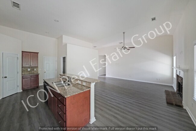 Building Photo - 4/3 Ranch home in Swim Tennis community