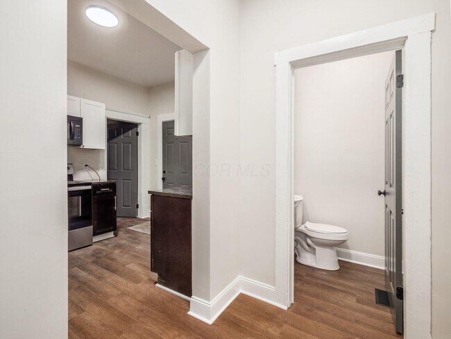Building Photo - 730 Bellows Ave
