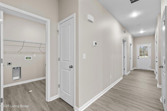 Building Photo - 3200 Maldon Ct