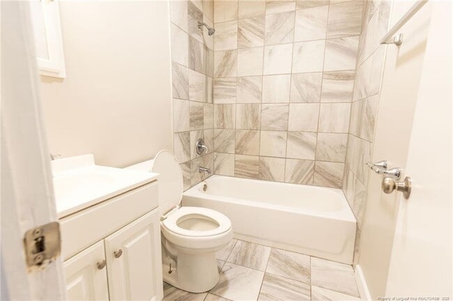 Building Photo - 3810 E Shephard St