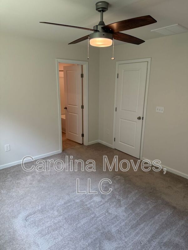 Building Photo - 126A Fernside Ct