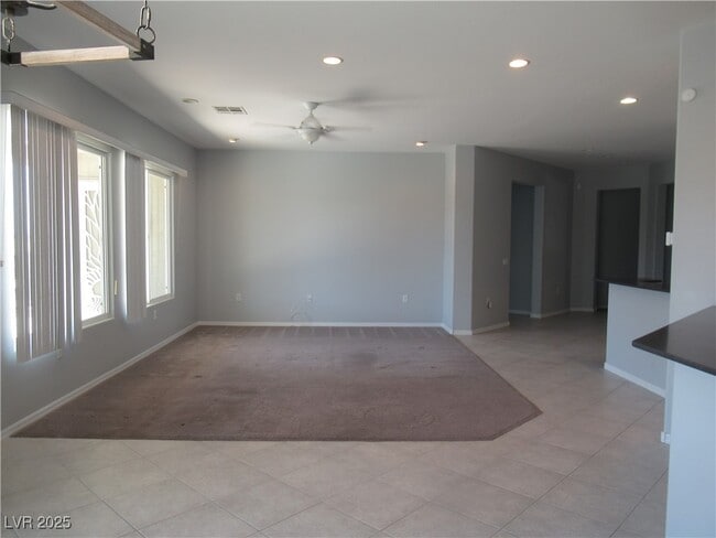 Building Photo - 2091 Clearwater Lake Dr